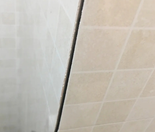 淮南市瓷砖空鼓维修公司分享阳台瓷砖脱落的修复过程可以分为以下几个步骤